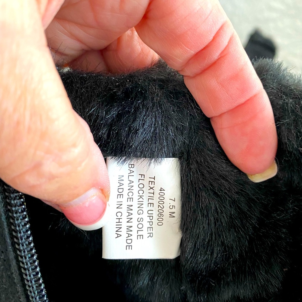 7.5 fur-lined cold weather boots. Black suede with black fur. Barely used.